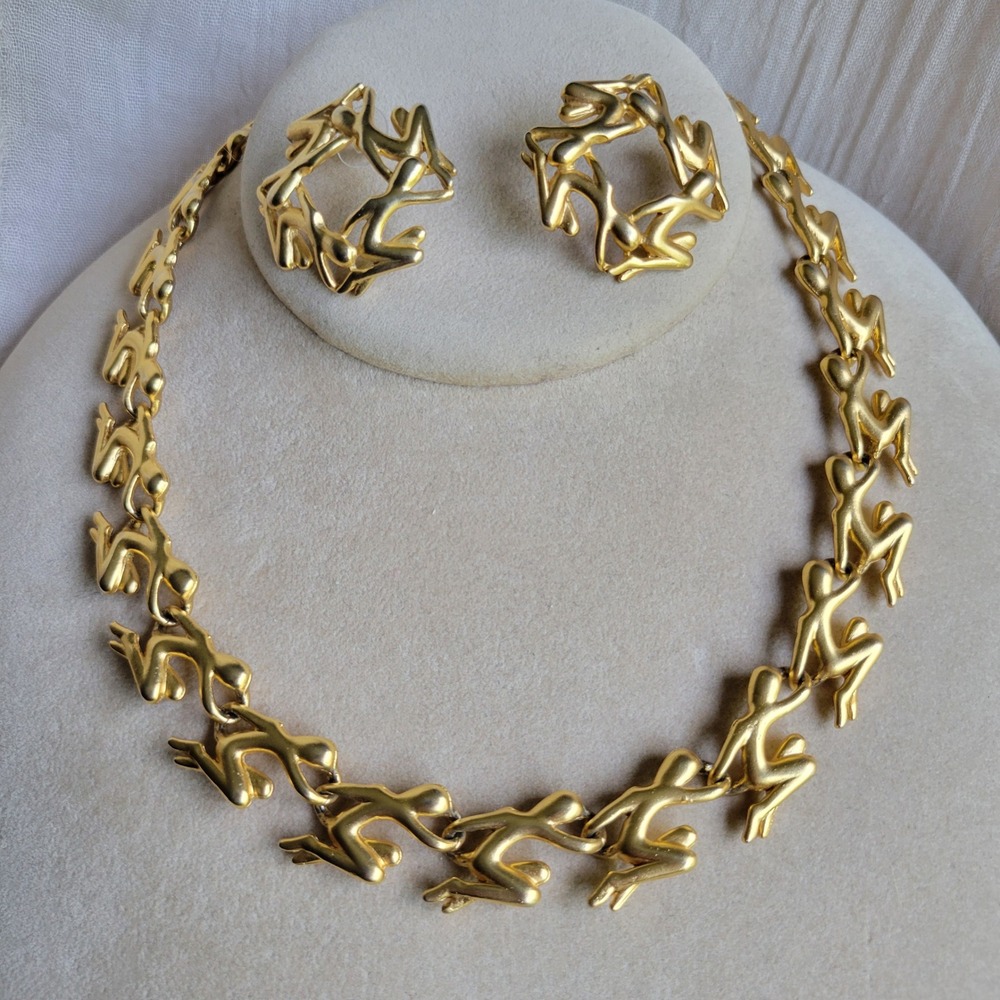 Necklace Pierced Earring Set Human Figures Matte Gold Vintage 1990s Statement‎